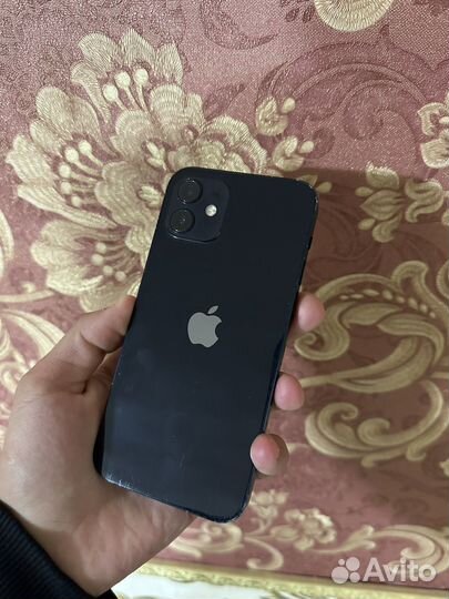 Телефон iPhone 12
