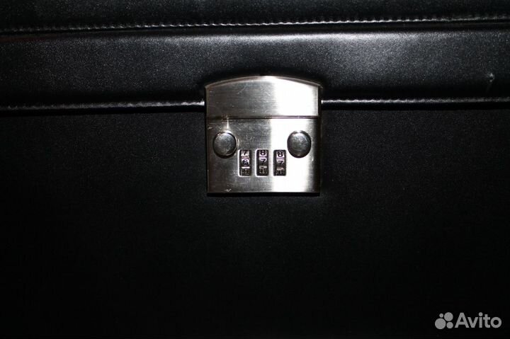 Портфель с кодовым замком