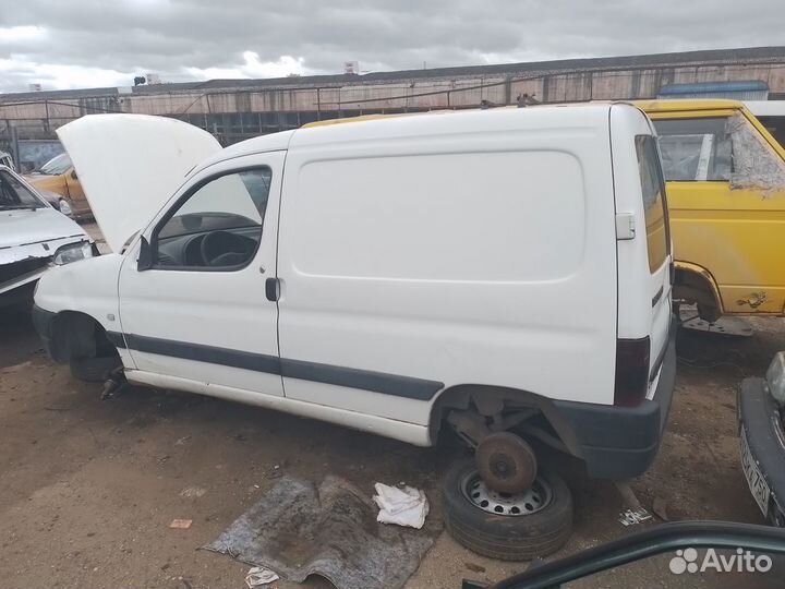 Дверь правая Peugeot Partner M49 M59