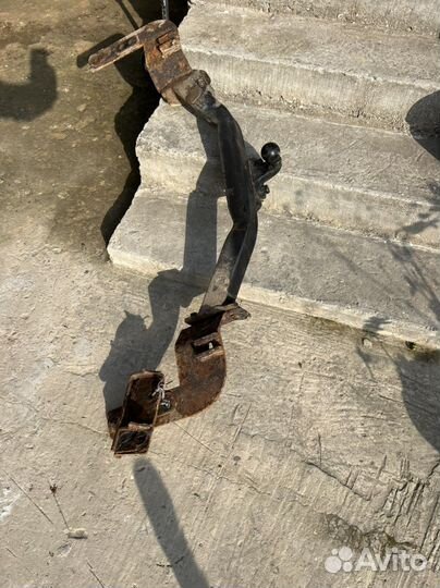 Фаркоп на лендкрузер 200