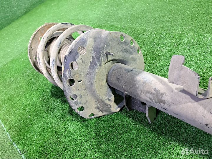 Стойка амортизатора правая Форд Мондео 4