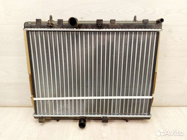 Радиатор охлаждения Peugeot 207
