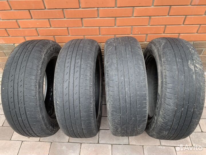 Nexen Roadian 571 235/65 R17 104T