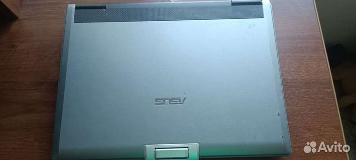 Ноутбук asus