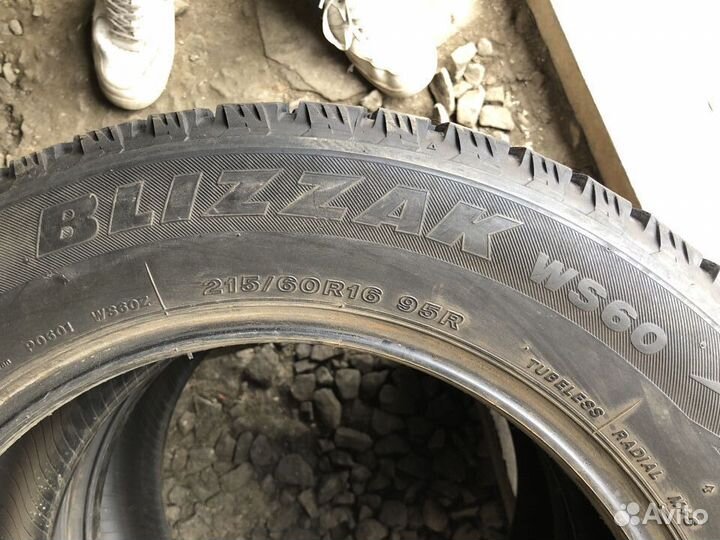 Bridgestone Blizzak WS-60 215/60 R16