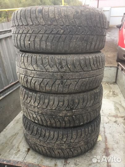 Bridgestone Ice Cruiser 7000 235/55 R17