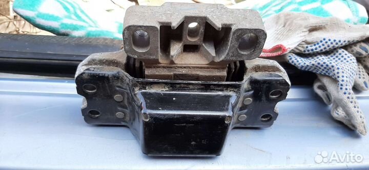 Опора двигателя volkswagen jetta