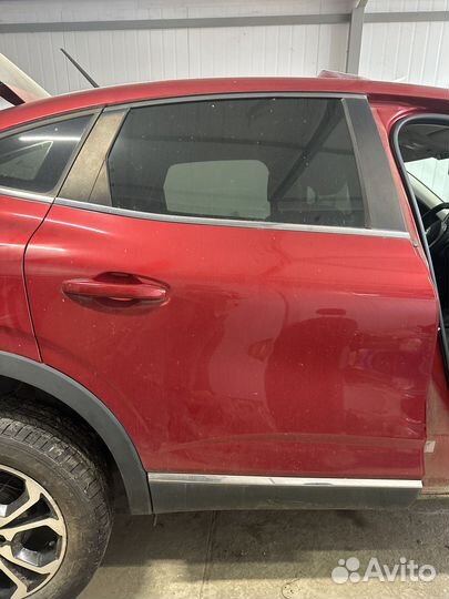 Задняя правая дверь Рено Аркана