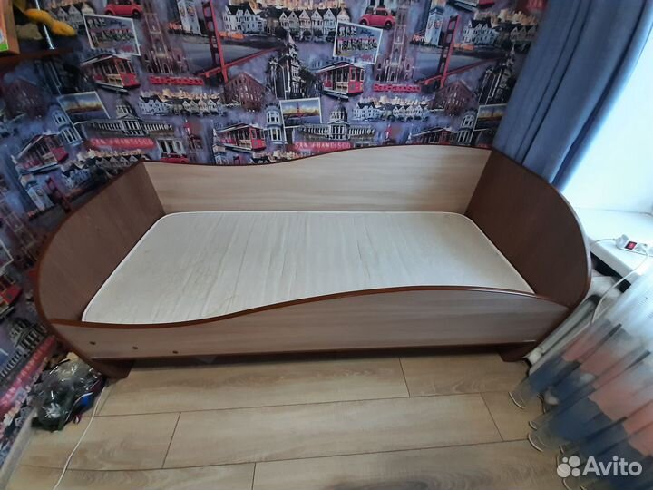 Кровать с матрасом