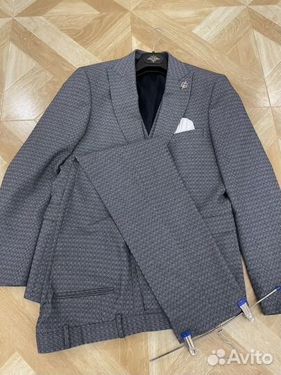 Мужской смокинг