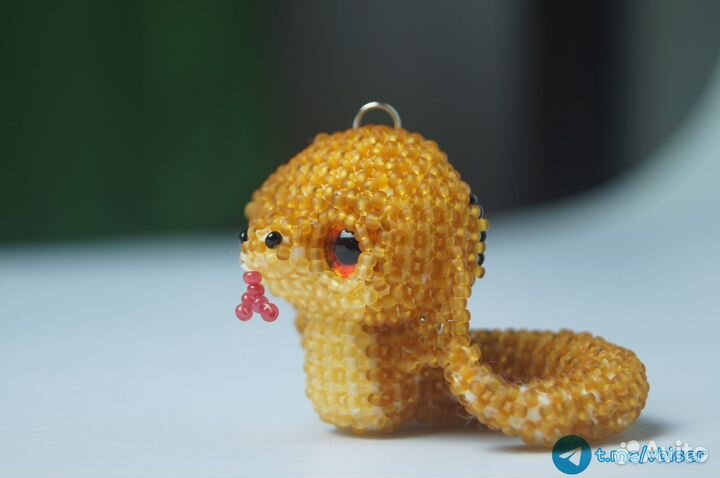 Игрушки ручной работы из бисера змея кобра