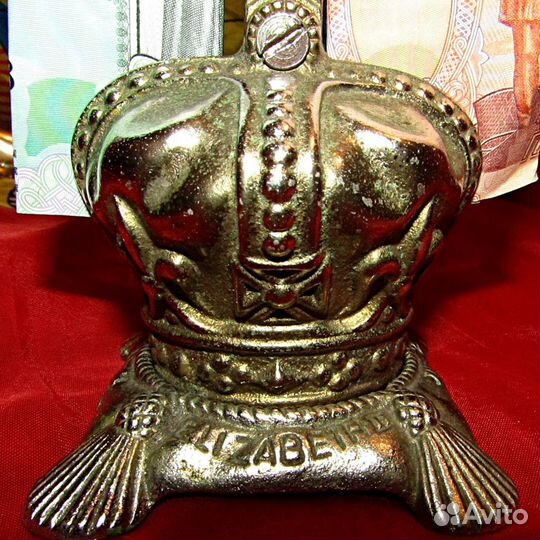 Статуэтка.Корона Королевы Елизаветы.1952 год