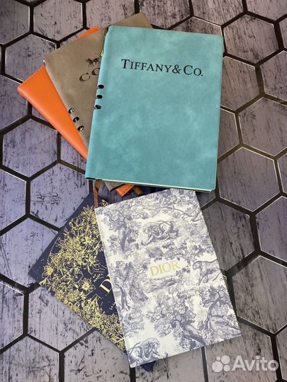 Блокноты ежедневники брендовые