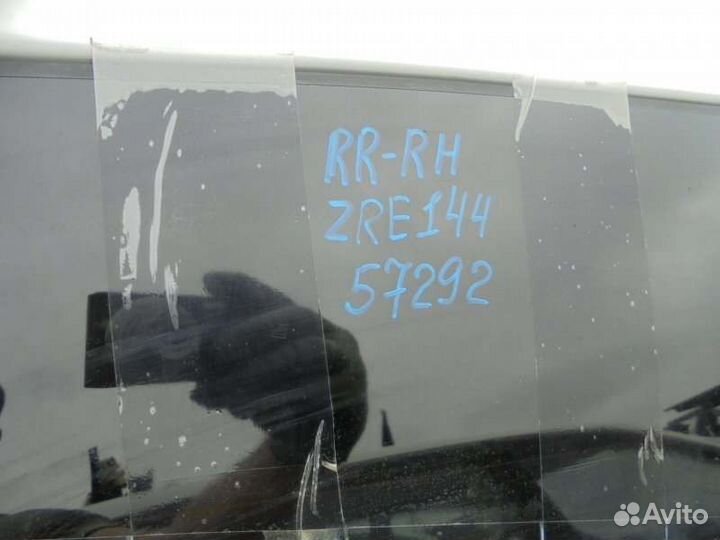 Стекло собачника правое Toyota Corolla Fielder