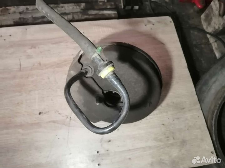 Усилитель тормозов вакуумный Volkswagen Passat b3