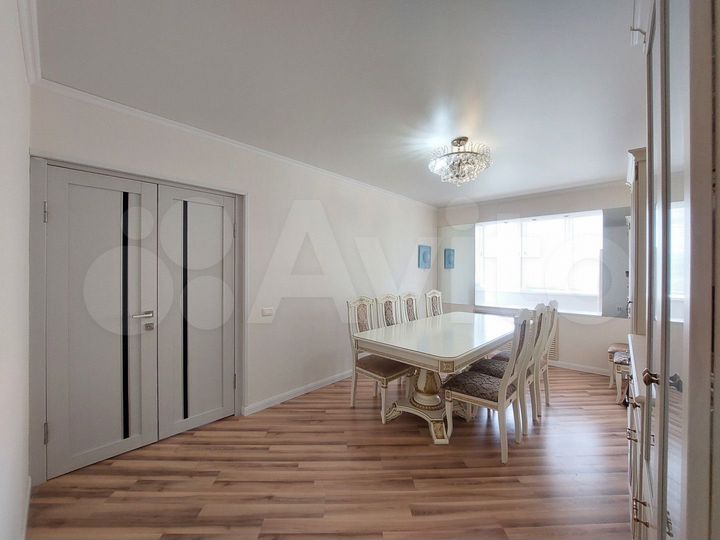 4-к. квартира, 90 м², 9/10 эт.