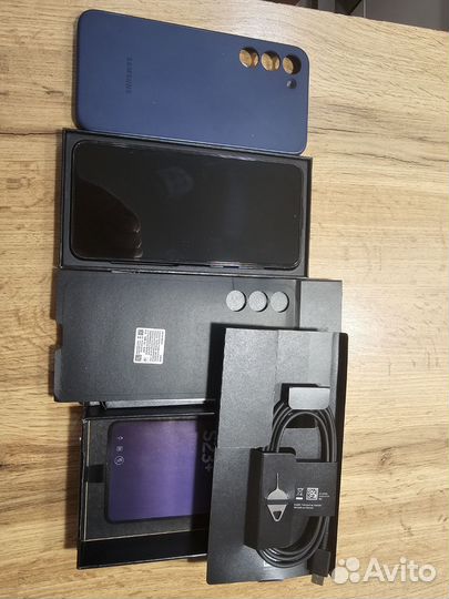 Samsung Galaxy S23+, 8/256 ГБ