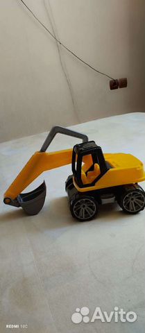 Экскаватор игрушка