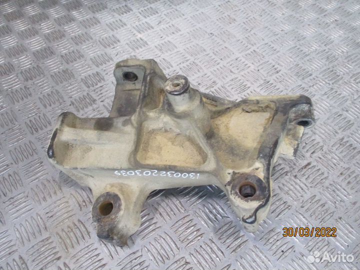 Кронштейн бампера левый Scania 1514911