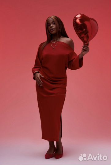 Платье женское из крепа с боковой драпировкой