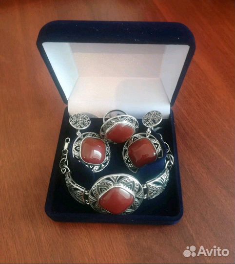 Комплект с натуральным сердоликом