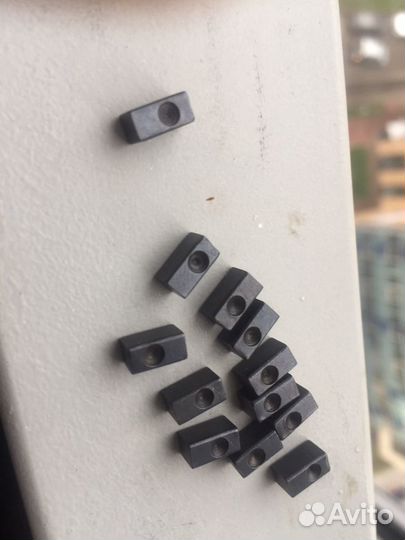 Части тремоло Floyd Rose. Сухари, болты