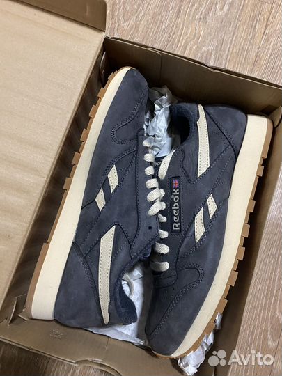 Оригинальные кроссовки Reebok classic 42 размер