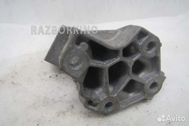 Кронштейн двигателя