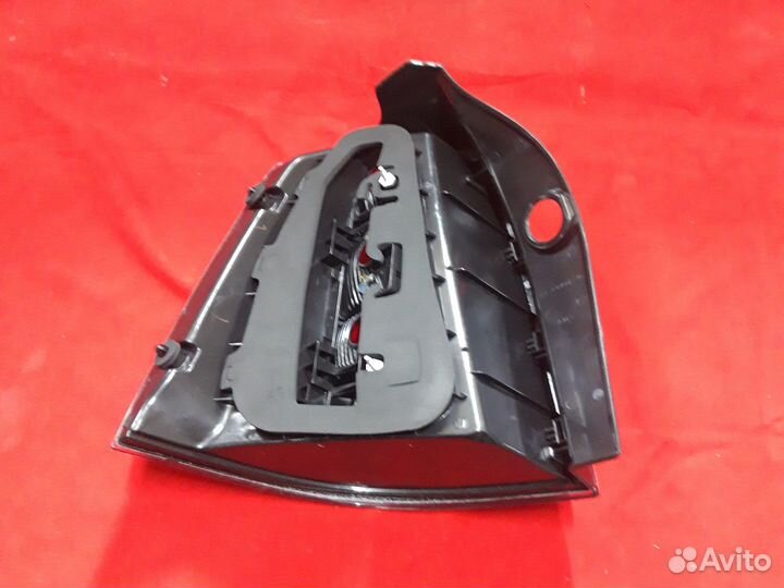 Фонарь задний правый Опель Зафира B