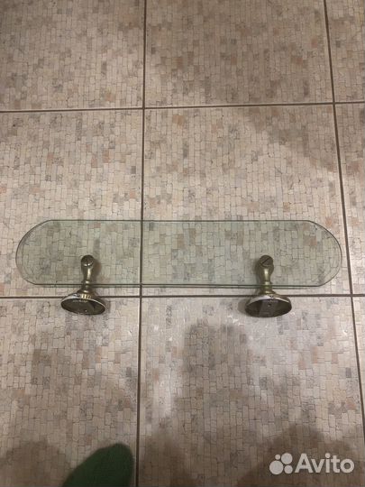 Настенная стеклянная полка