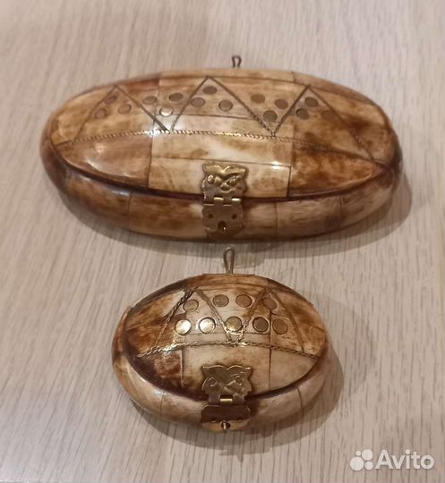 Шкатулка из кости буйвола и латуни Индия
