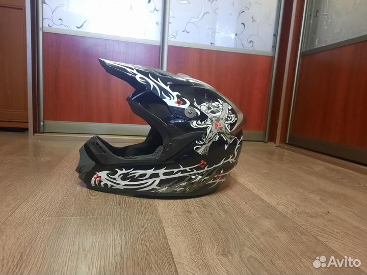 Кроссовый шлем