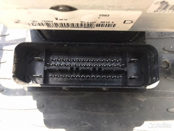 Блок (насос ) ABS Nissan Armada VK56DE 2003-2016