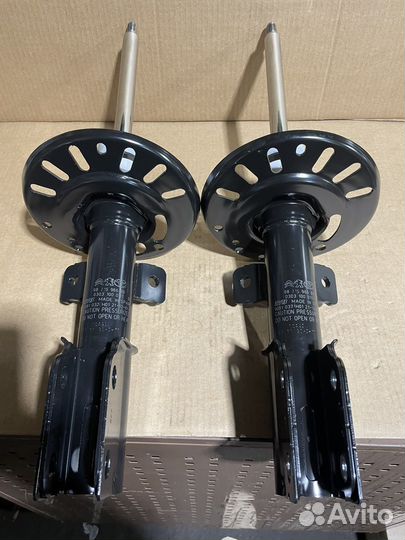 Амортизатор передний левый и правый JumpyTraveller