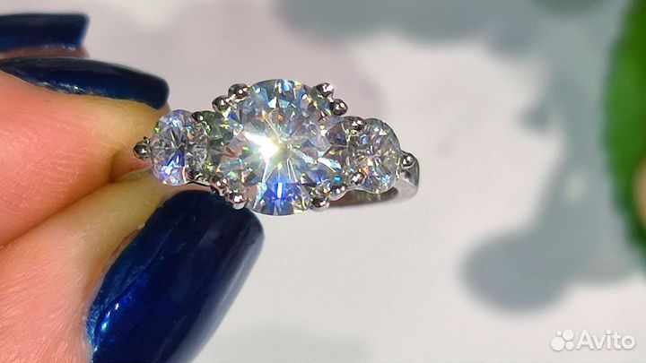 Кольцо с муассанитами 0,4/2/0,4ct, VVS1 D, 925