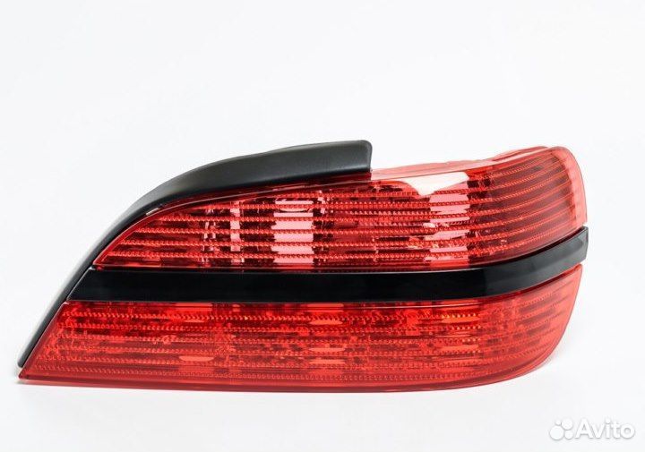 Фонарь правый задний в крыло Peugeot 406