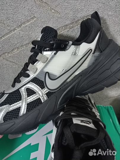 Кроссовки Nike 39 р новые