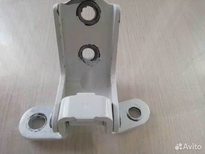 Петля двери передней правой нижняя Солярис 11-16 г