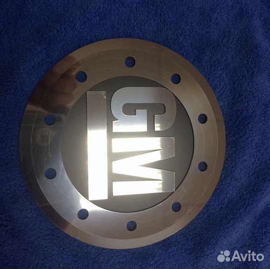 Накладка на лючок бензобака Тахо в стиле GM