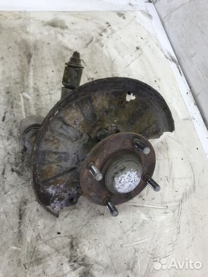 Кулак задний правый Kia Cerato