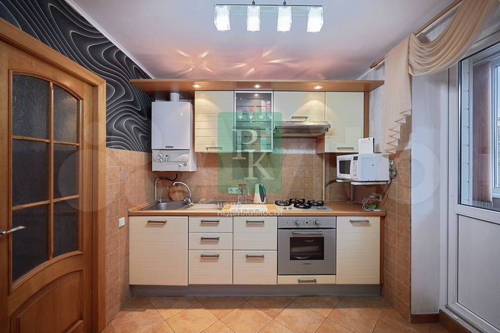 3-к. квартира, 72 м², 2/5 эт.