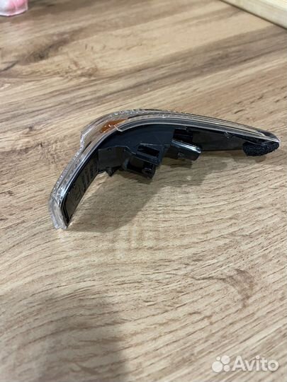 Поворотник на камри (правый)