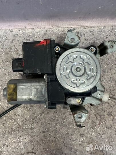 Стеклоподъёмник передний левый Nissan Almera