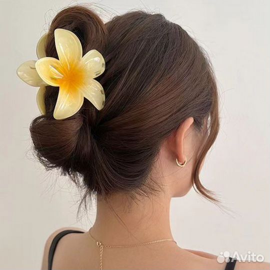 Крабик для волос гавайский цветок желтый