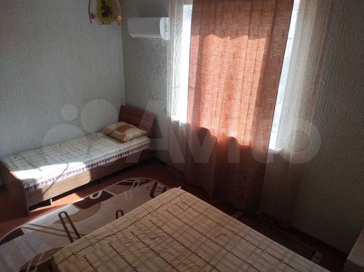 Комната 18 м² в 4-к., 1/2 эт.