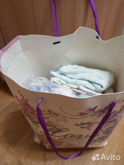 Отдам даром вещи для новорожденного малыша