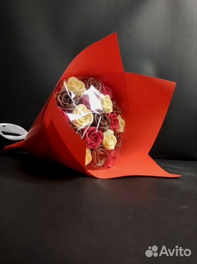 Розы из Белого и Молочного Шоколада 19 шт в Букете