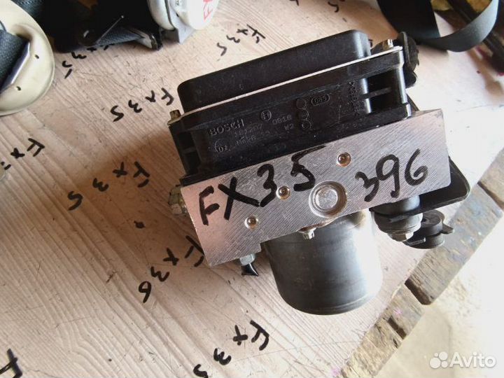 Блок abs Infiniti Fx35 S51 VQ35-HR 2010