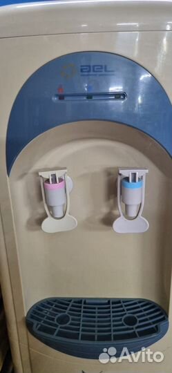 Кулер для воды напольный