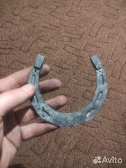 Подкова декоративная на дверь